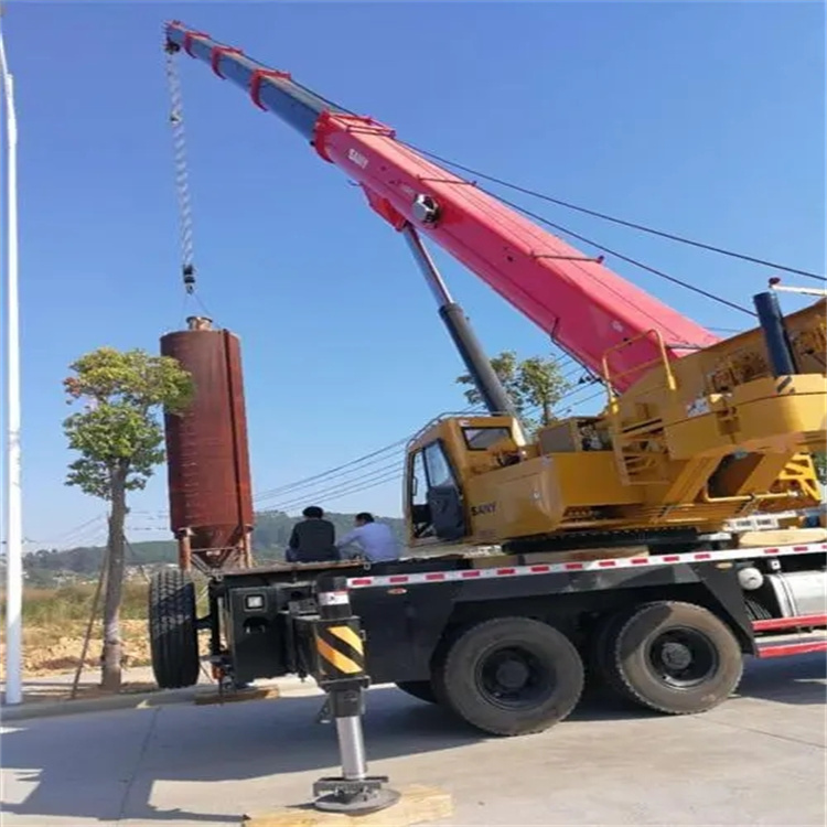 防城港专业吊车租赁多少钱