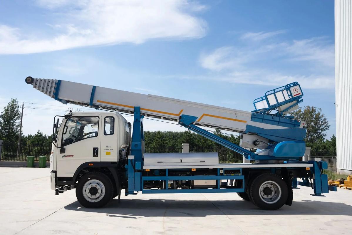 防城港云梯上料车租赁费用