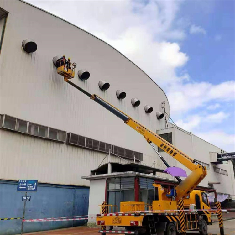 防城港高空作业车出租服务：专业广告牌安装解决方案